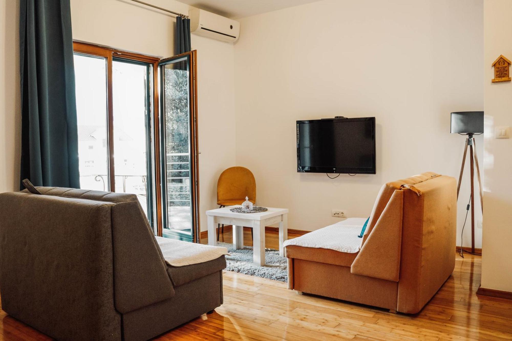 Apartman Mia Risan Eksteriør bilde
