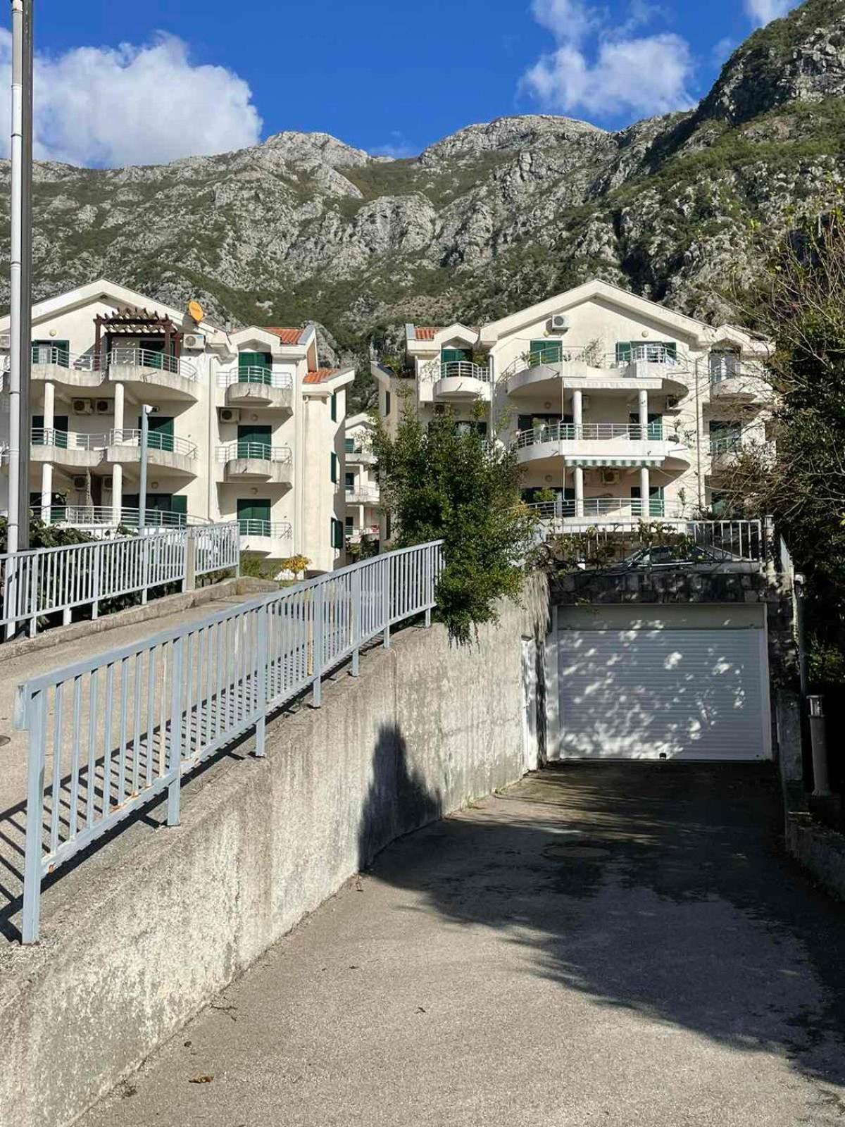 Apartman Mia Risan Eksteriør bilde